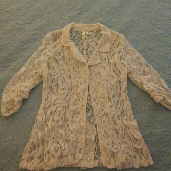 Beautiful nwot lace blazer - Picture 5 of 8